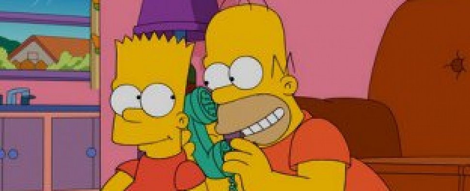 Als hätte man ihn an der Strippe: Homer Simpson (r.) geht im Mai für einige Minuten live auf Sendung – Bild: 20th Century Fox TV