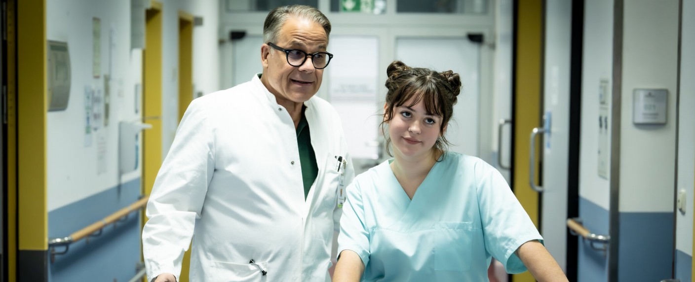„Die Spreewaldklinik“: Dieser Neuzugang ist in Staffel 2 mit dabei – Weitere Details zu den neuen Folgen der Sat.1-Serie – Bild: Joyn/​Claudius Pflug