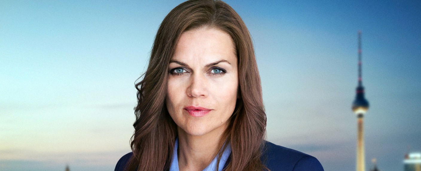 Quoten: „Die Stadt und die Macht“ legt Fehlstart hin, ZDF-„Taunuskrimi“ siegt haushoch – „Bones“ und „Simpsons“ in der jungen Zielgruppe gefragt – Bild: ARD/​Frédéric Batier/​Montage