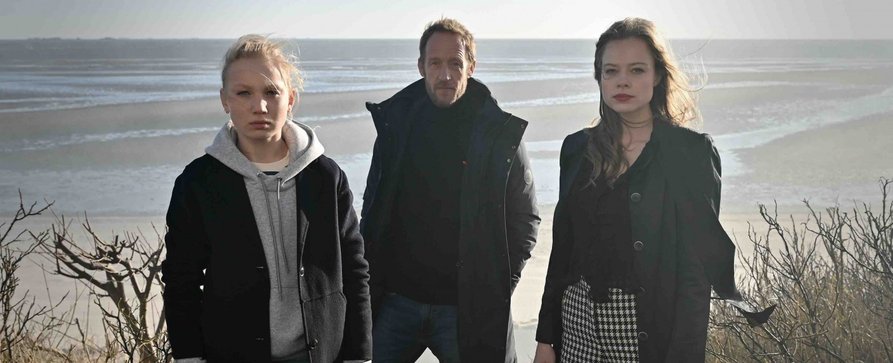 „Sebastian Fitzeks Die Therapie“: Romanverfilmung feiert Free-TV-Premiere – Sechsteilige Psychothriller-Miniserie mit Stephan Kampwirth – Bild: Amazon Studios „Sebastian Fitzeks Die Therapie“: Romanverfilmung feiert Free-TV-Premiere – Sechsteilige Psychothriller-Miniserie mit Stephan Kampwirth – Bild: Amazon Studios