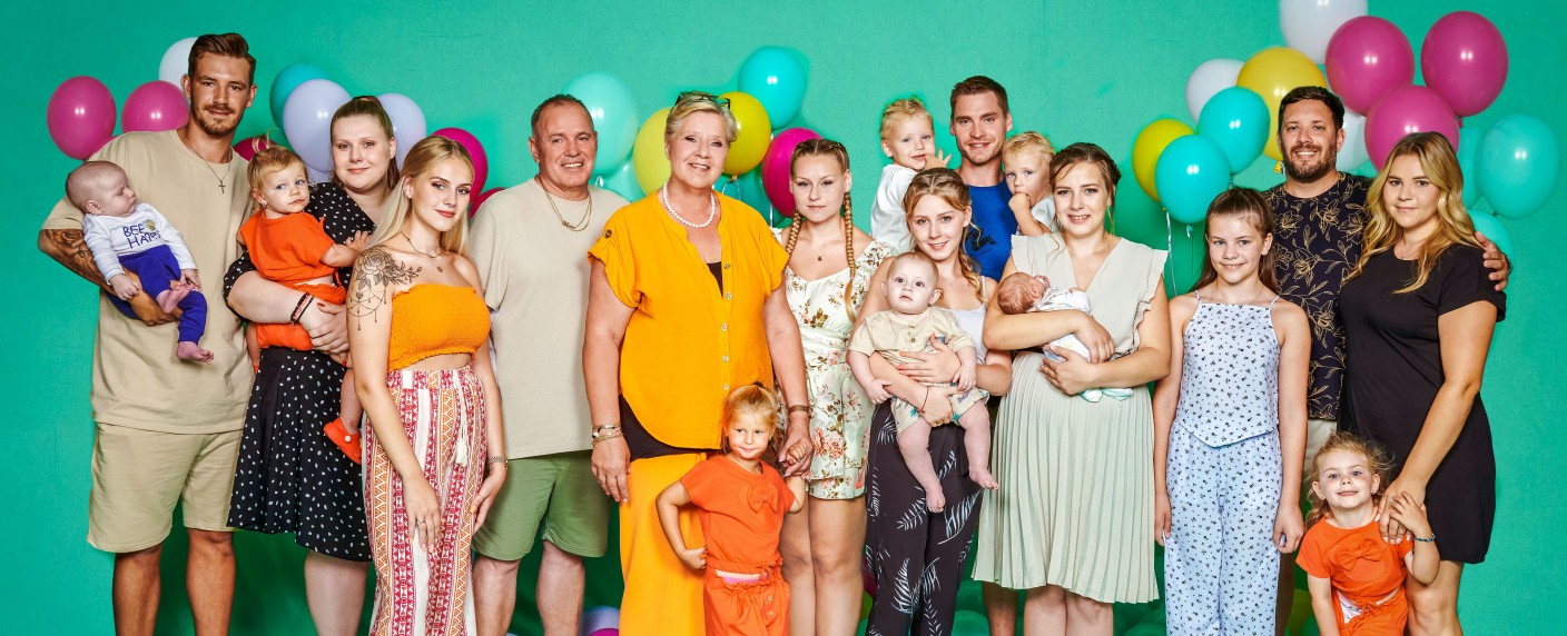 „Die Wollnys“: An diesem Tag starten die neuen Folgen bei RTL Zwei – Jahrestag, Kamelle-Schlacht und Obst-Ernte in der Türkei – Bild: RTL Zwei/​Christoph Kasset