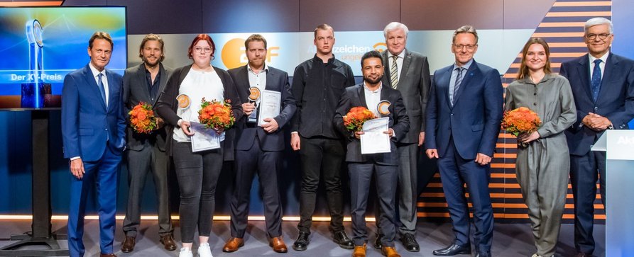 „Aktenzeichen XY“: Zum 20. Mal „XY-Preis“ für Zivilcourage verliehen – Helden des Alltags in der kommenden Sendung zu Gast – Bild: ZDF/​Svea Pietschmann