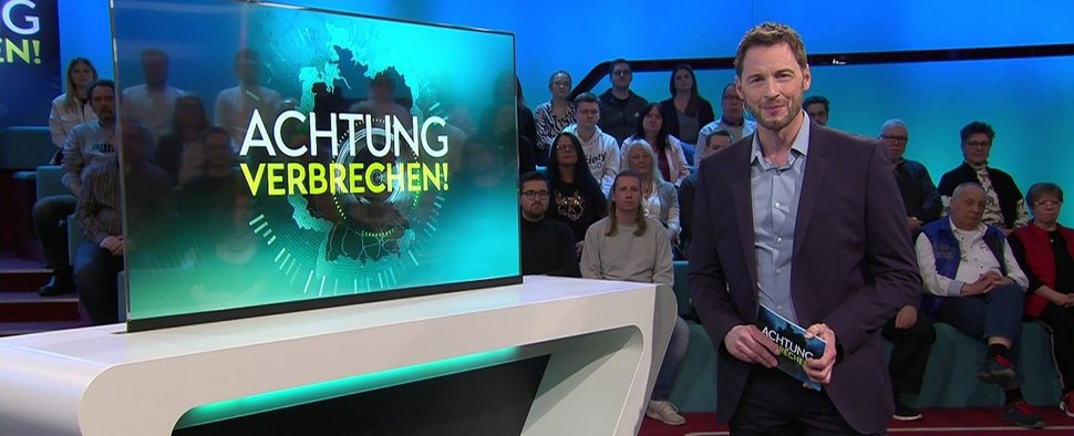 Dieter Könnes präsentiert „Achtung Verbrechen!“ – Bild: RTL