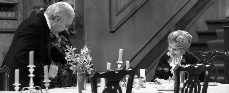 „Dinner for One“ mit Freddie Frinton als Butler James und May Warden als Miss Sophie – Bild: NDR/Annemarie Aldag