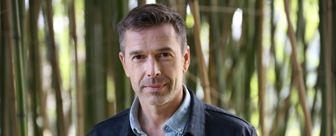 „Mich täuscht keiner!“: Neue ZDF-Show mit Dirk Steffens – Promis stellen ihre fünf Sinne auf die Probe – Bild: ZDF/​tripodi, jeanette