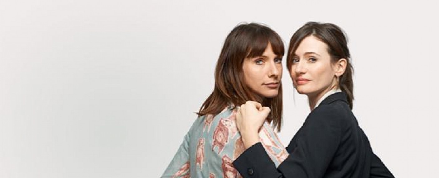 „Doll & Em“: Sky Living bestellt zweite Staffel – Comedy von „The Newsroom“-Darstellerin Emily Mortimer geht weiter – Bild: Sky Living