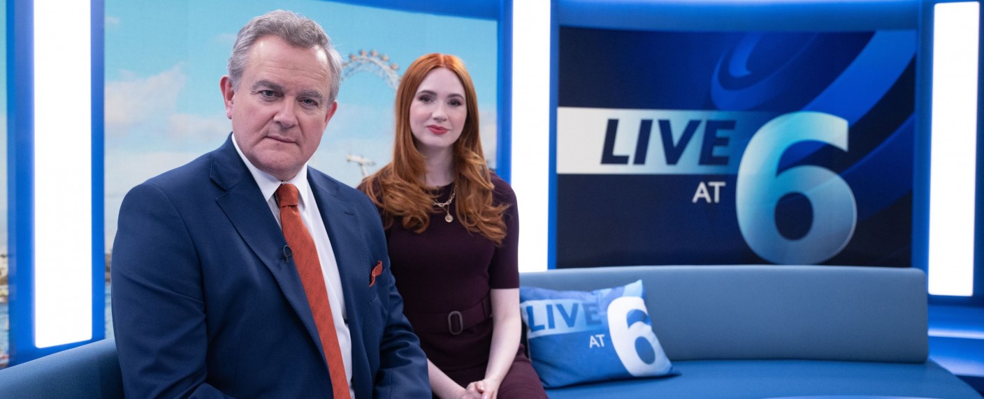 „Douglas is Cancelled“: Satirische Dramedy über unter Feuer geratenen Nachrichtensprecher feiert Deutschlandpremiere – Miniserie mit Hugh Bonneville und Karen Gillan – Bild: ITV