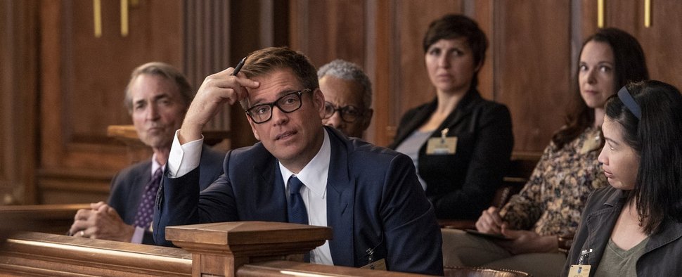 Dr. Jason „Bull“ (Michael Weatherly) muss in der zweiten Episode selbst als Juror ran – Bild: 2018 CBS Broadcasting, Inc/David Geisbrecht