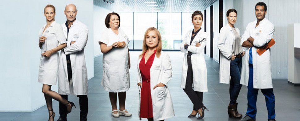 „Dr. Klein“ und Team in Staffel 2 – Bild: ZDF / Mathias Bothor