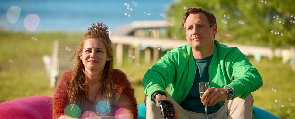 „Dr. Nice“: Charlie (Josefine Preuß, l.) und Moritz (Patrick Kalupa) – Bild: ZDF/Rudolf Wernicke