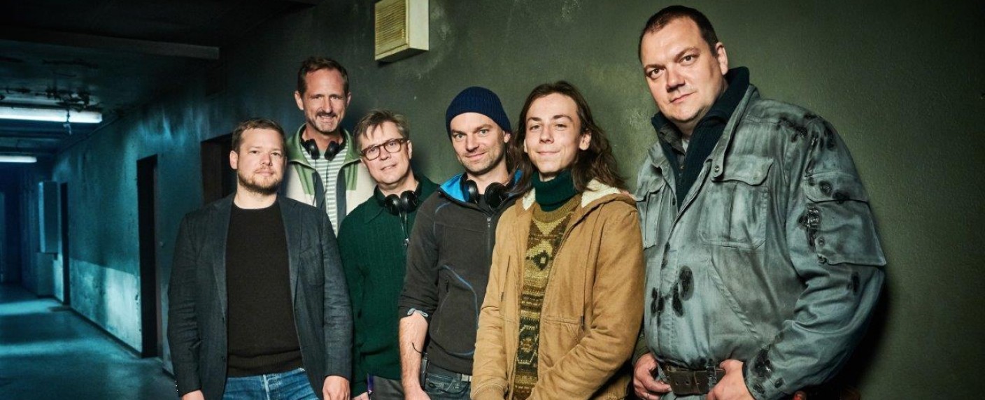 „Hausen“: Sky veröffentlicht Trailer und Startdatum zu seinem Halloween-Event – Belebter Plattenbau wird im Oktober zur Wohnhölle – Bild: Sky