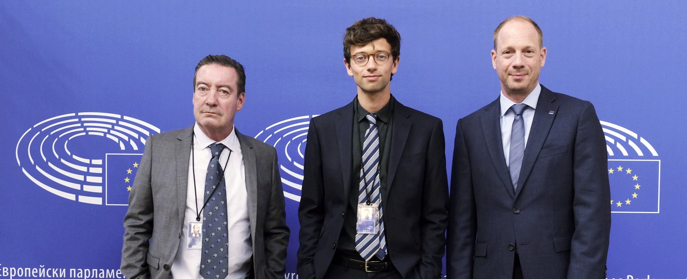 „Parlament“: Grimme-Preis-gekrönte Politsatire wird ohne Christiane Paul fortgesetzt – Drehstart für zweite Staffel der ARD-Serie – Bild: WDR/​Benoit Linder