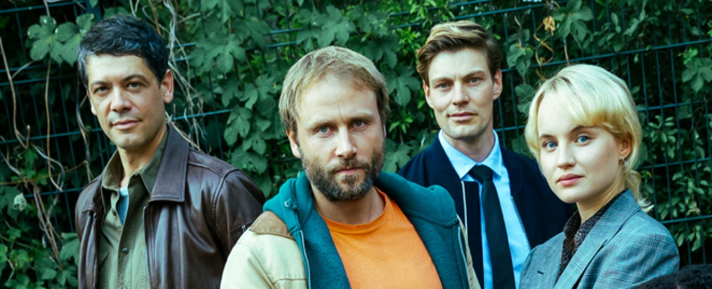 „Schlafende Hunde“: Neue Netflix-Serie mit Max Riemelt und Luise von Finckh in Arbeit – Drehstart zur sechsteiligen Miniserie in Berlin – Bild: Netflix/​Anne Wilk