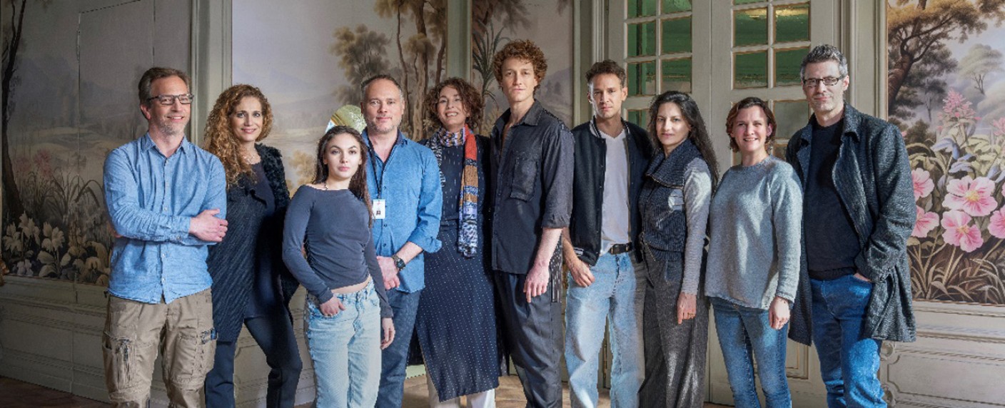 „Vienna Game“: Historische Serie mit Axel Milberg, Rufus Beck und Heike Makatsch für Disney+ – Drehstart für Miniserie über den Wiener Kongress von 1814 als rauschende Party – Bild: Disney+