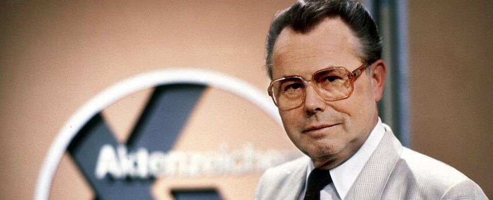 Eduard Zimmermann präsentierte im April 1985 in „Aktenzeichen XY“ den Fall Günter S. – Bild: ZDF
