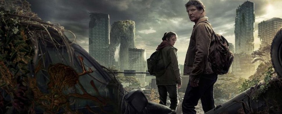 Durch die Ruinen der Zivilisation: Ellie (Bella Ramsay) und Joel (Pedro Pascal). – Bild: HBO / Wow