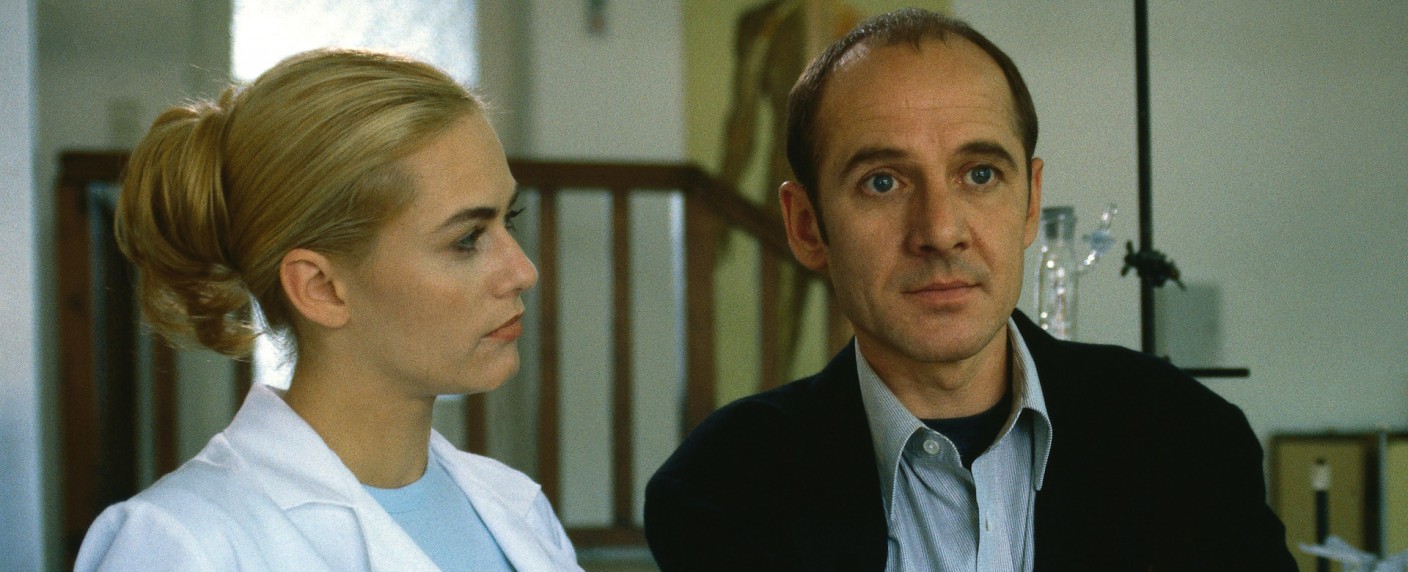 [UPDATE] „Der letzte Zeuge“: Weiterer ZDF-Klassiker kommt in die Mediathek – Ulrich Mühe und Gesine Cukrowski kehren als Krimi-Dreamteam zurück – Bild: ZDF/​Novafilm Otto Meissner Berlin