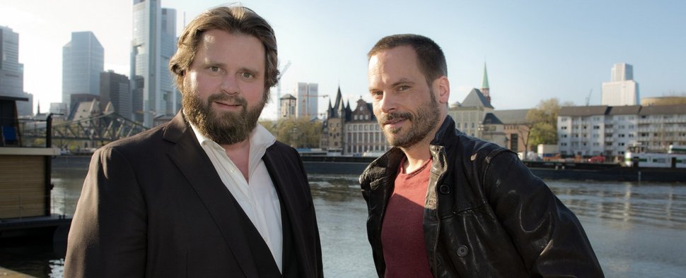 „Ein Fal für zwei“: Benni Hornberg (Antoine Monot Jr.) und Leo Oswald (Wanja Mues) – Bild: ZDF/Christian Lüdeke