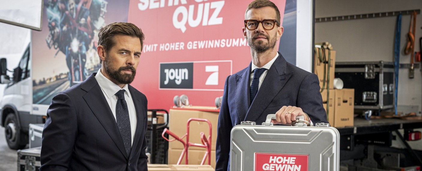 Start von „Ein sehr gutes Quiz (mit hoher Gewinnsumme)“: So funktioniert die neue Show von Joko & Klaas – Neue Spielshow live an vier Samstagabenden ab heute auf ProSieben – Bild: Joyn/​Benedikt Müller