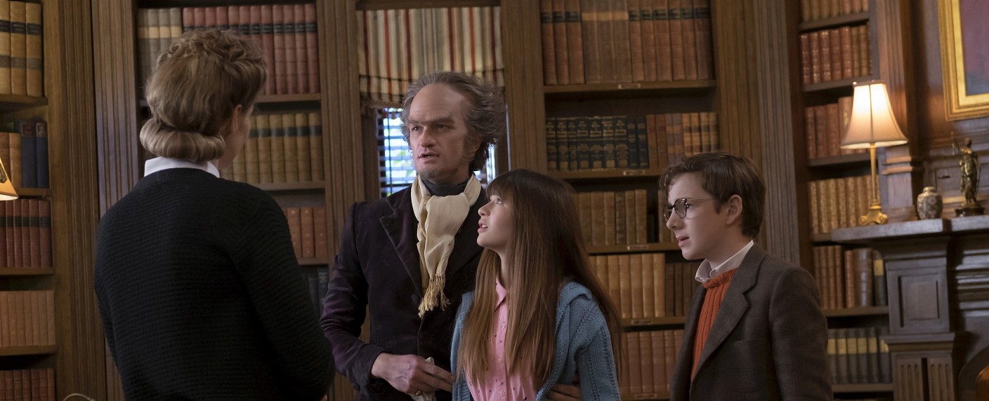 Bericht: Netflix verlängert „Eine Reihe betrüblicher Ereignisse“ für dritte Staffel – Komplette Adaption der Buchvorlage gesichert? – Bild: Joe Lederer/​Netflix