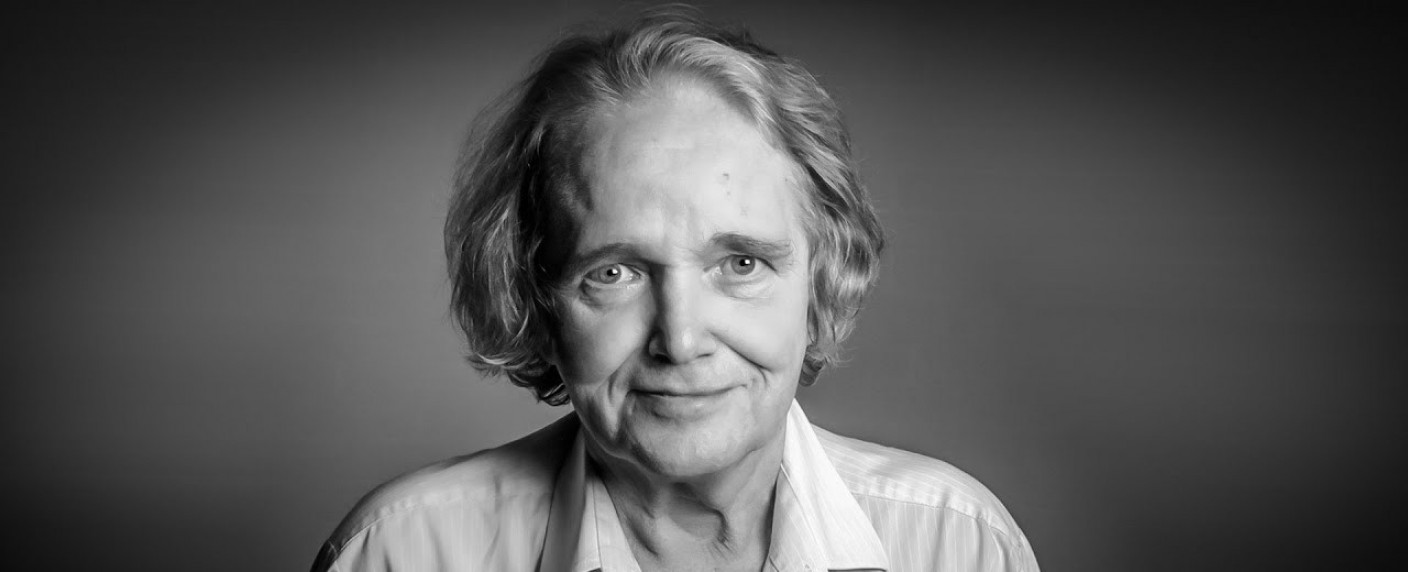 Ekkehardt Belle: Deutsche Synchrongröße im Alter von 67 Jahren verstorben – Deutsche Stimme von Steven Seagal, Eric Roberts und anderen verstummt – Bild: Media-Paten/​YouTube-Screenshot