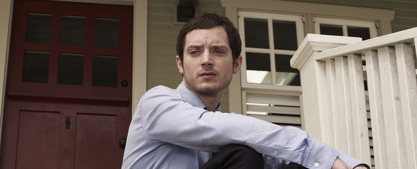 Elijah Wood kommt zu BBC Americas „Dirk Gently“ – Neuadaption der Detektivgeschichte von Douglas Adams – Bild: FX Networks