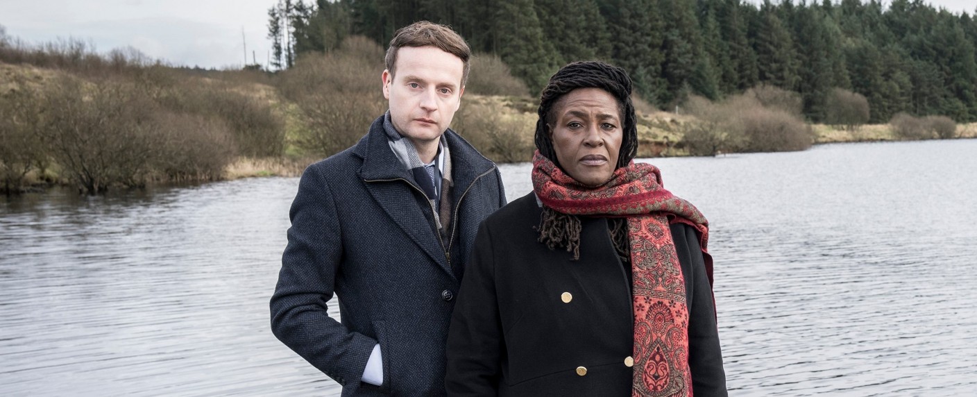„Ellis“: Neue britische Krimiserie mit „Doctor Who“- und „Outlander“-Stars im ZDF – Sharon D. Clarke und Andrew Gower als Ermittler-Duo – Bild: Channel 5