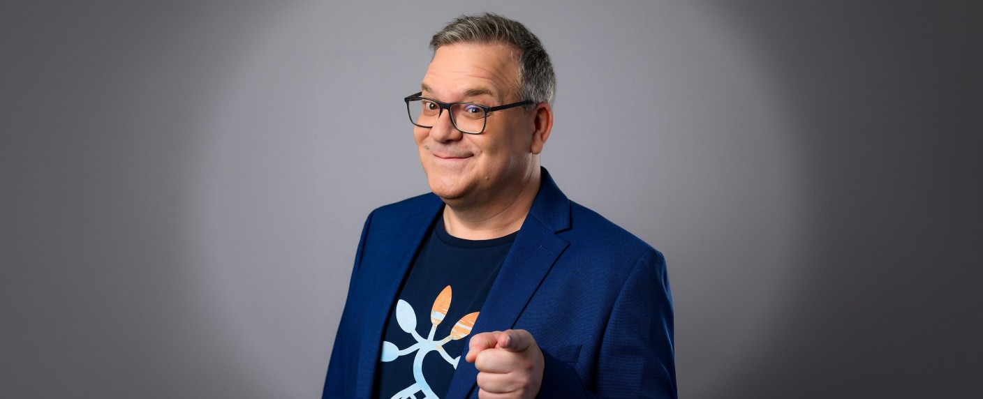 [UPDATE] „Eltons 12“: Neue RTL-Spielshow mit Elton und von Stefan Raab in Arbeit – Zwölf Promis kämpfen um 100.000 Euro – Bild: RTL/​Willi Weber