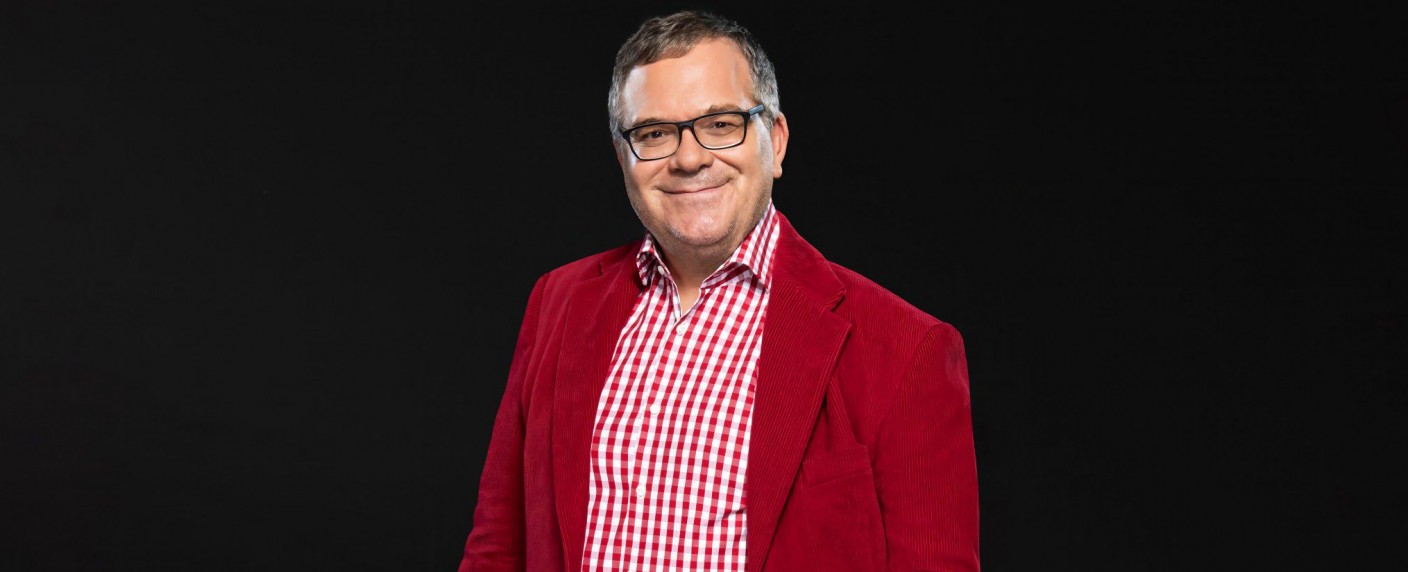 „Blamieren oder Kassieren“: Überraschender Sendeplatz bei RTL – Spielshow mit Elton als Warm-up für Live-Fußball – Bild: RTL/​Steffen Wolff