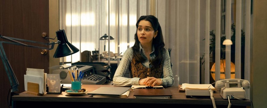 „Ponies“: Spionagethriller mit „Game of Thrones“-Star Emilia Clarke findet Starttermin – Agententhriller während des Kalten Krieges von „The Flight Attendant“- und „Bad Spies“-Macher – Bild: Peacock „Ponies“: Spionagethriller mit „Game of Thrones“-Star Emilia Clarke findet Starttermin – Agententhriller während des Kalten Krieges von „The Flight Attendant“- und „Bad Spies“-Macher – Bild: Peacock