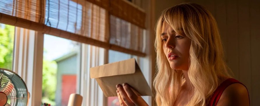 „Solange wir lügen“: Amazons Bestselleradaption mit Startdatum und ersten Bildern – Reiche Teenagerin und engster Freundeskreis von Schatten eines rätselhaften Unfalls eingeholt – Bild: Amazon Prime Video/​Jessie Redmond