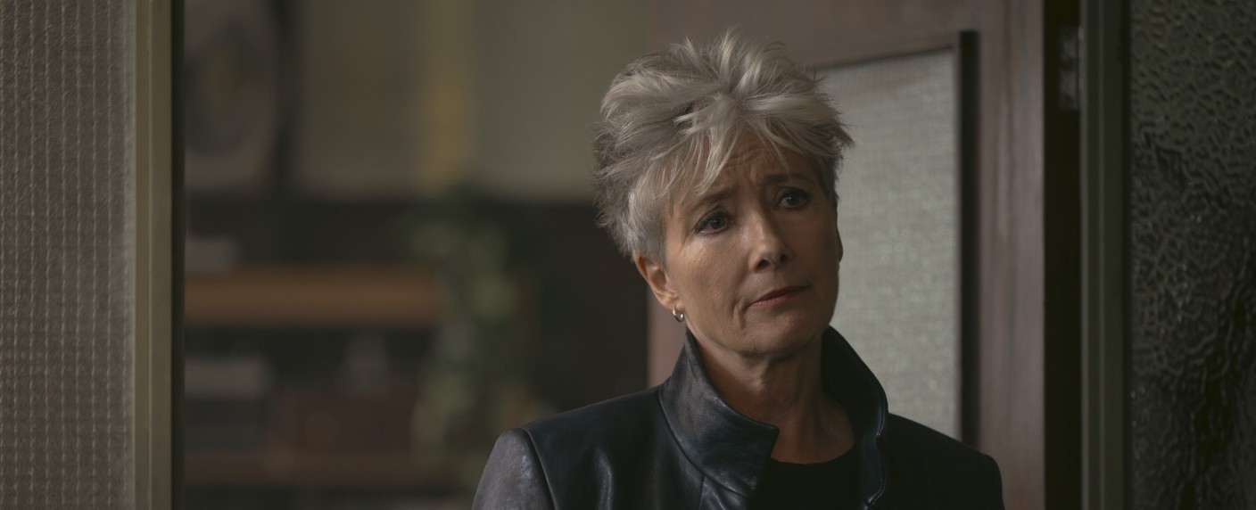 [UPDATE] „Down Cemetery Road“: Starttermin und Trailer für Thrillerserie von „Slow Horses“-Autor mit Emma Thompson – Apple TV+ verfilmt weitere Buchreihe des Bestseller-Autors – Bild: Apple TV+