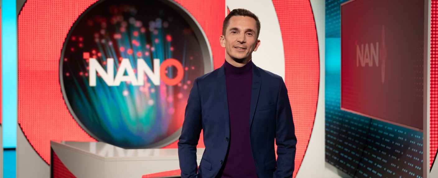 Wissensmagazin „NANO“ verstärkt Moderationsteam – „logo!“-Veteran Eric Mayer präsentiert die 3sat-Sendung – Bild: ZDF/​Jason Sellers