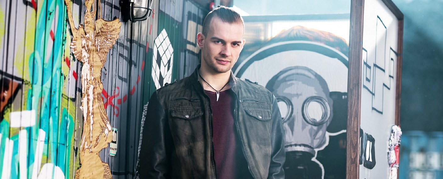 „Gute Zeiten, schlechte Zeiten“ verliert seinen Aktivisten Chis Lehmann – Darsteller Eric Stehfest verlässt RTL-Soap nach vier Jahren – Bild: RTL /​ Sebastian Geyer