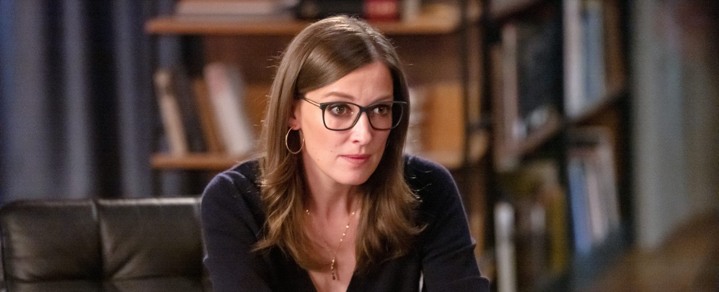 „8 Zeugen“: Kammerspiel-Krimi mit Alexandra Maria Lara ab März bei TVNOW – Spannung durch intensive Zeugenbefragung statt Verfolgungsjagden – Bild: TVNOW /​ Hardy Brackmann