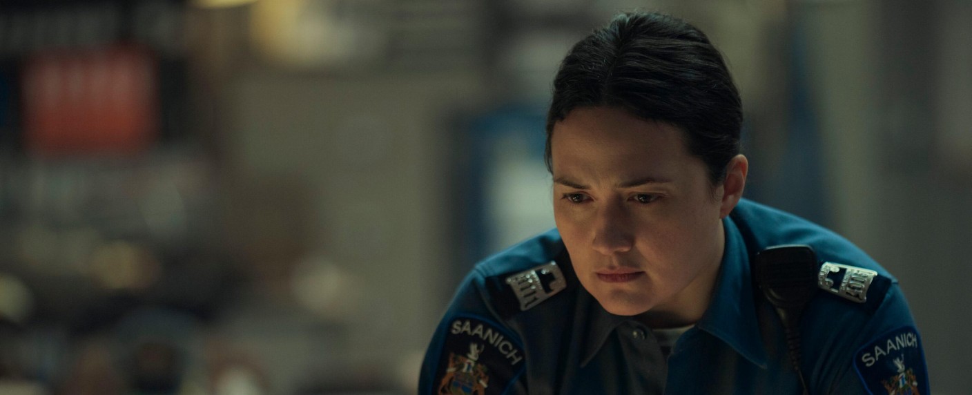 „Under the Bridge“: Mädchen im Mordrausch – Review – Disney+ zeigt intensiv inszenierte, leicht überladene True-Crime-Miniserie mit Lily Gladstone und Riley Keough – Bild: Hulu/​Disney+