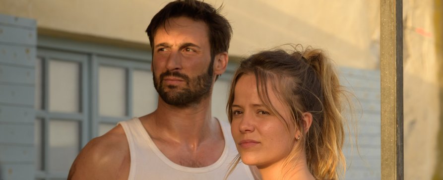 „Escort Boys“: Erotik-Dramedy kommt ins deutsche Free-TV – Französische Serie mit Guillaume Labbé und Simon Ehrlacher – Bild: ZDF/​Amazon/​François Leffebvre