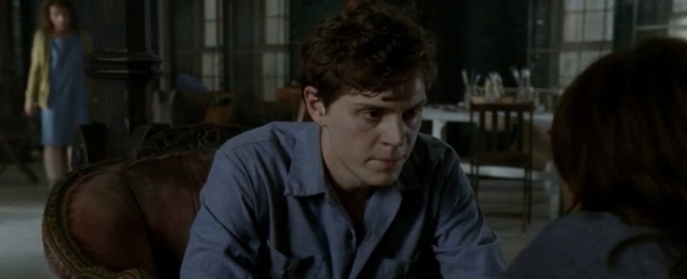 Evan Peters als Kit Walker in Staffel 2 von „American Horror Story“ – Bild: 20th Century Fox TV