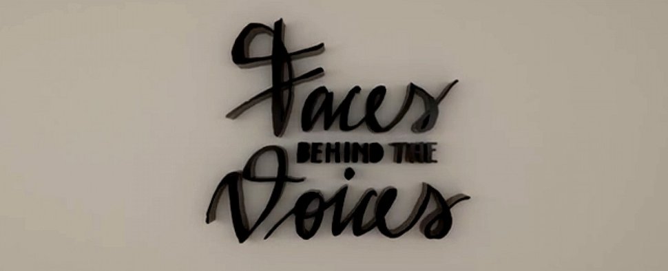 Ausstellung "Faces behind the Voices" über bekannte Synchrondarsteller – Portrait-Fotos ab Mai in großen deutschen Bahnhöfen zu sehen – Bild: YouTube/Screenshot