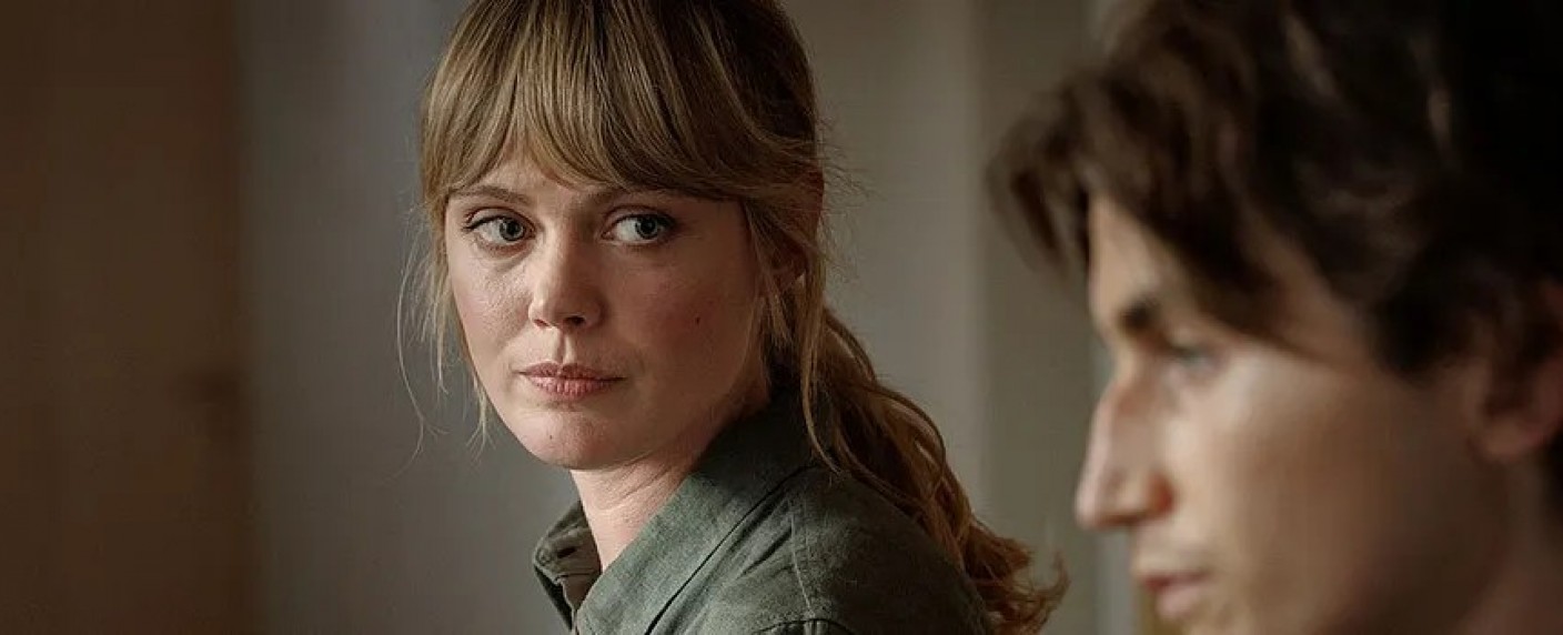 arte zeigt Serien-Neuverfilmung von „Die Treulosen“ – Ullmann/​Bergman-Film als Basis für neue schwedische Serie – Bild: arte