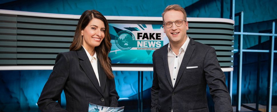 „Fake News“ mit Linda Zervakis und Benni Stark – Bild: ProSieben/Steffen Z Wolff