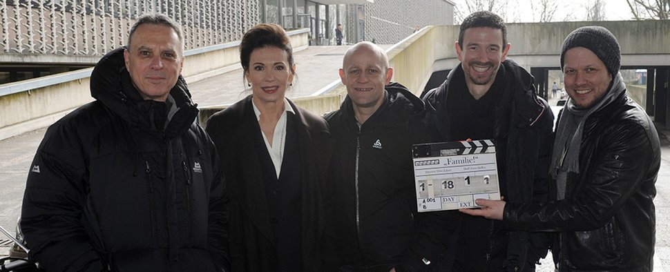 „Familie!“: Dror Zahavi (Regie), Iris Berben, Jürgen Vogel, Oliver Berben (Produzent) und Jan Ehlert (Produzent). – Bild: obs/ZDF/ZDF/Hans-Joachim Pfeiffer