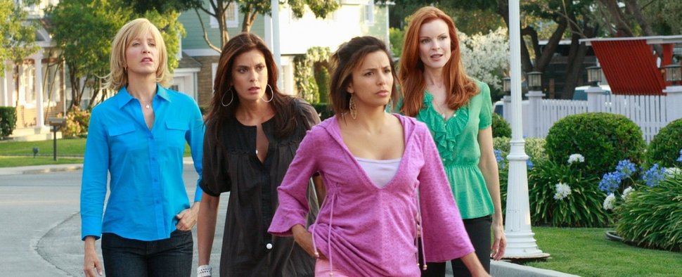 Felicity Huffman (l., hier mit ihren Ko-Stars aus „Desperate Housewives“) landet bei „DOC“ – Bild: Disney/Ron Tom