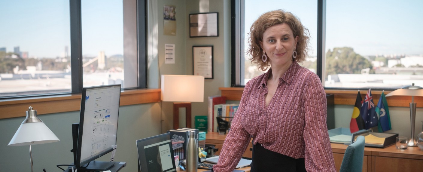 [UPDATE] „The Office“: Trailer für australische Adaption der Kultcomedy veröffentlicht – Amazon schickt Comedyserie mit Felicity Ward bei Prime Video an den Start – Bild: Amazon MGM Studios