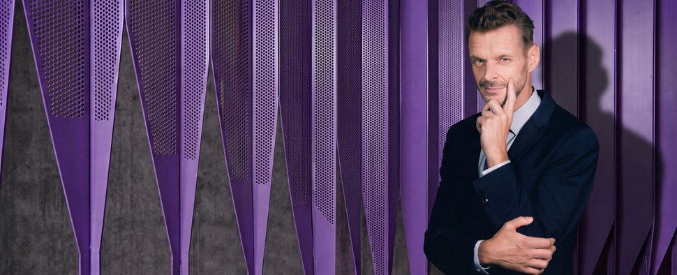 Florian Schroeder als messerscharfer Beobachter und Kommentator – Bild: ZDF/Thomas Kierok