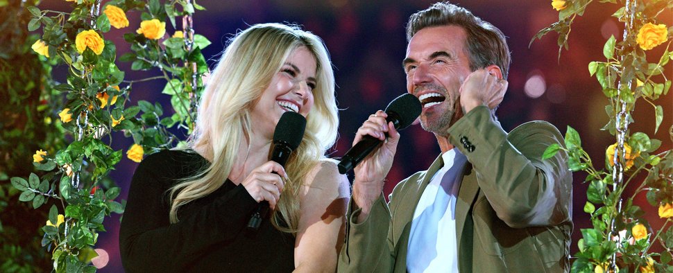 Florian Silbereisen feiert das „Schlagerbooom Open Air 2026“ unter anderem mit Beatrice Egli – Bild: ARD/JürgensTV/Beckmann