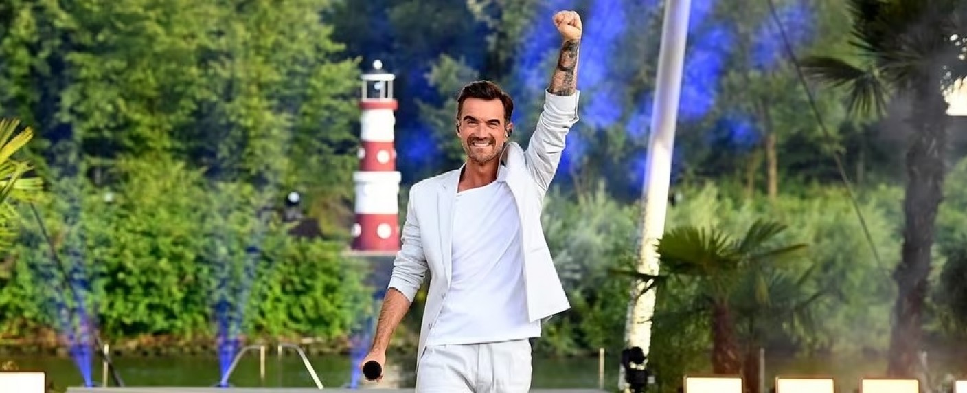 Florian Silbereisen feiert die 80er mit Joachim Witt, Samantha Fox und Nik Kershaw – „Schlagerstrandparty“ mit besonderem Motto – Bild: ARD/​Jürgens TV/​Beckmann