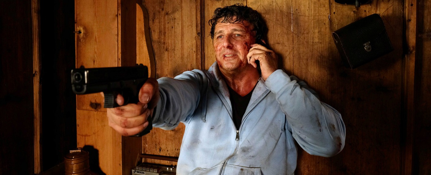 „Bergdoktor“ mal anders: Hans Sigl dreht Thriller „Flucht durchs Höllental“ – Jäger wird zum Gejagten in ZDF-Entführungsthriller – Bild: ZDF/​Bernd Schuller