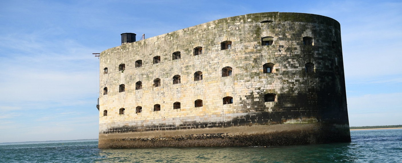 „Fort Boyard“: Rückkehr der Abenteuer-Spielshow ab heute Abend – Neuauflage startet in Sat.1 – Bild: Sat.1/​Willi Weber