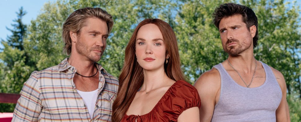 Foto mit Symbolkraft: Maggie (Morgan Kohan, M.) zwischen Cal (Chad Michael Murray, l.) und Liam (Marcus Rosner) – Bild: CTV